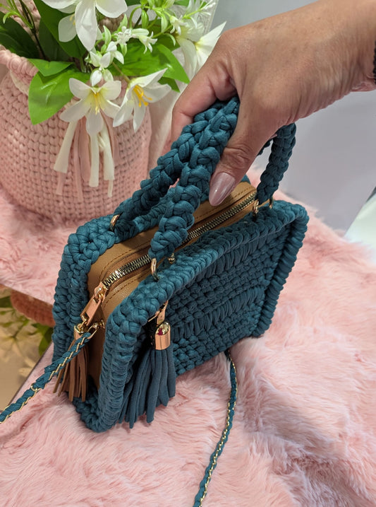 Handmade kelly crochet bag