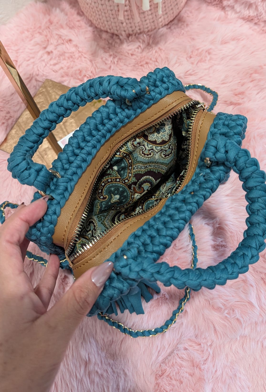 Handmade kelly crochet bag