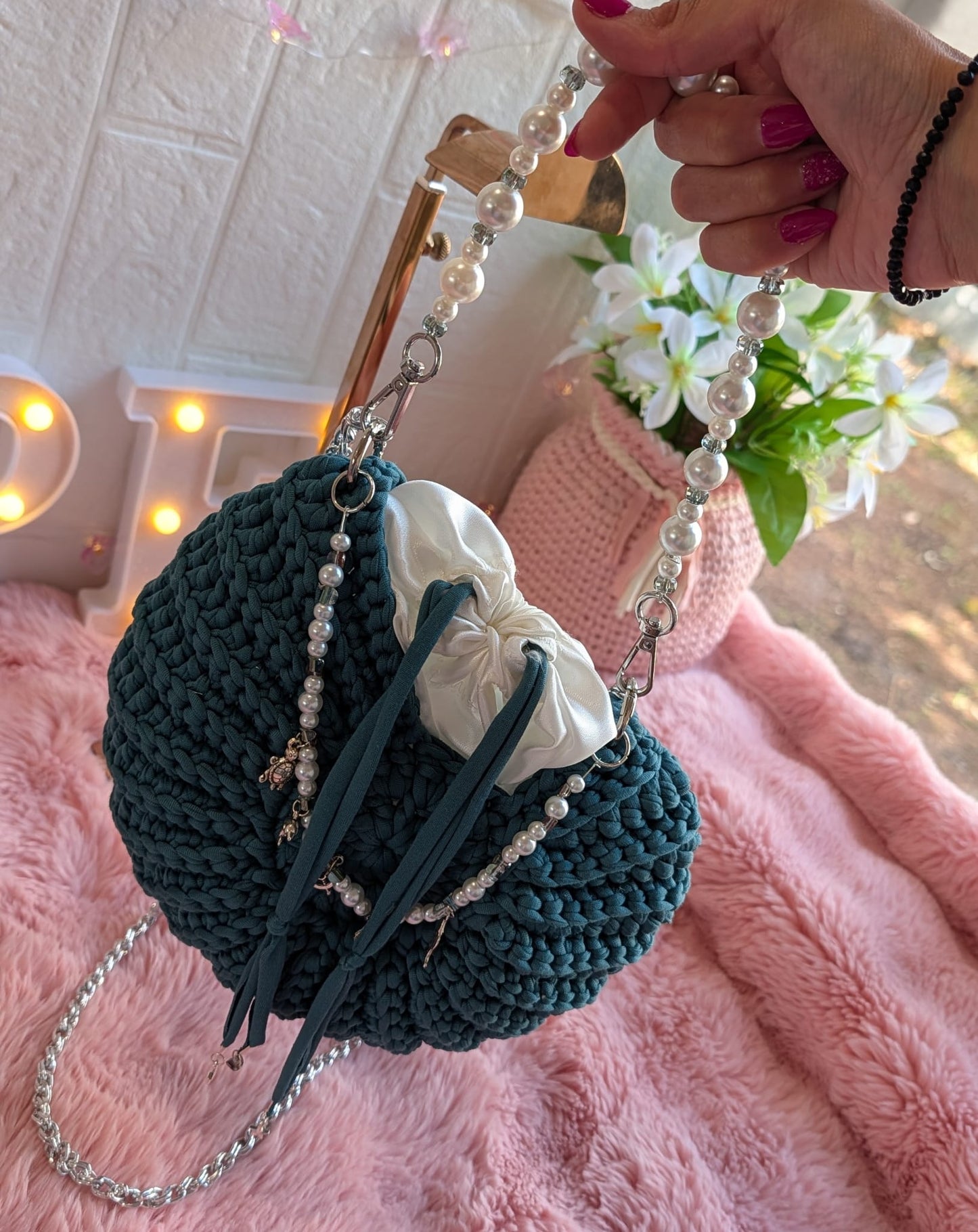 Handmade kelly seashell crochet bag